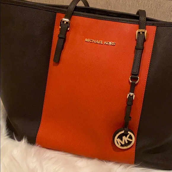 SALE MK Large Tote - Picture 2 of 6